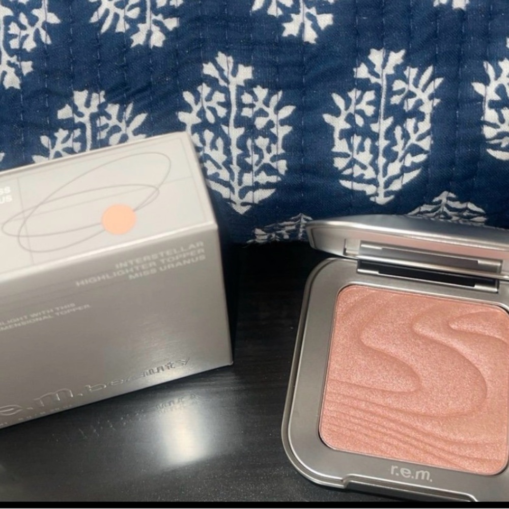 REM Beauty Highlight Topper (Miss Uranus)